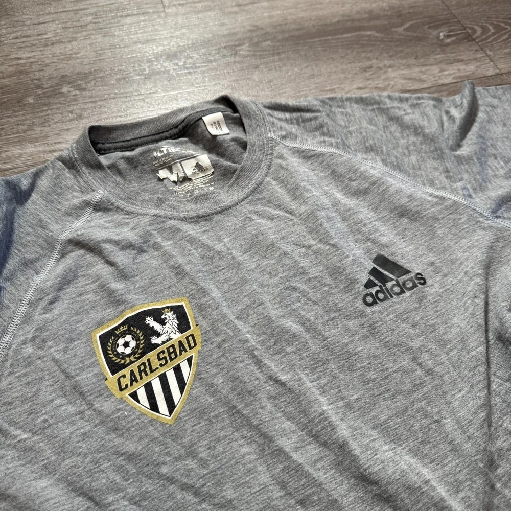 Adidas Carlsbad Shirt Mens Medium Gray Soccer Short Sleeve Tee Casual‎ Adult